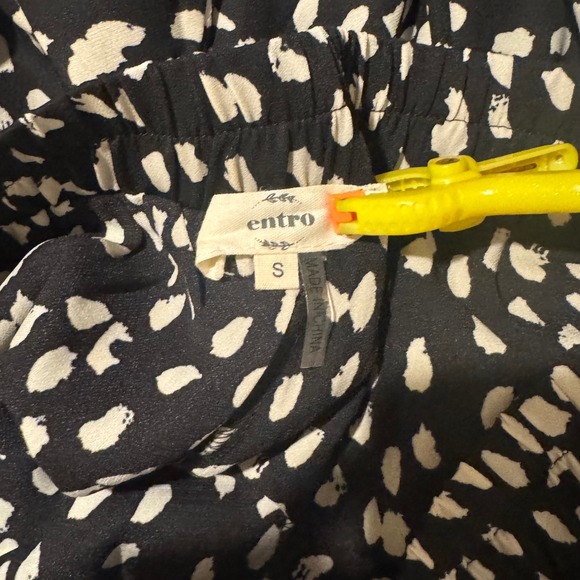 Women's Entro Black Skirt w/ White Detailing Size Small - Picture 3 of 4